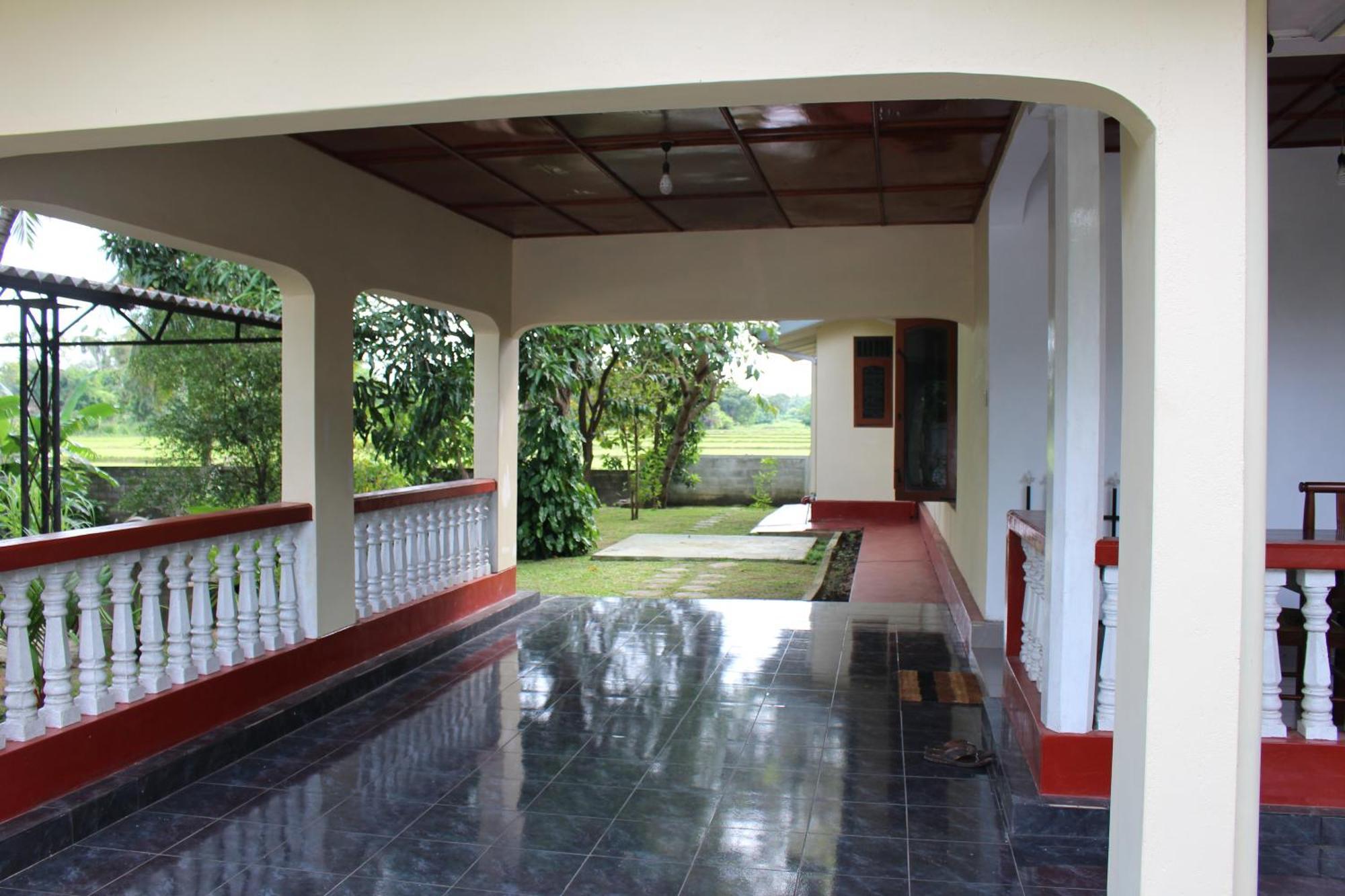 Hotel Sunshine Tourist Rest Anuradhapura Exterior foto
